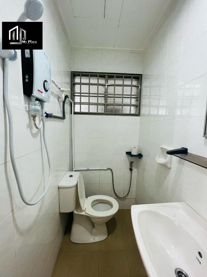 2 Storey 5Br 16Pax Semabok Taman Cheng Ho, 3 By Myplace Malacca Exteriör bild