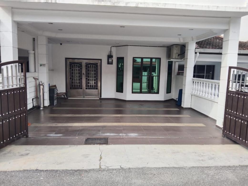 2 Storey 5Br 16Pax Semabok Taman Cheng Ho, 3 By Myplace Malacca Exteriör bild