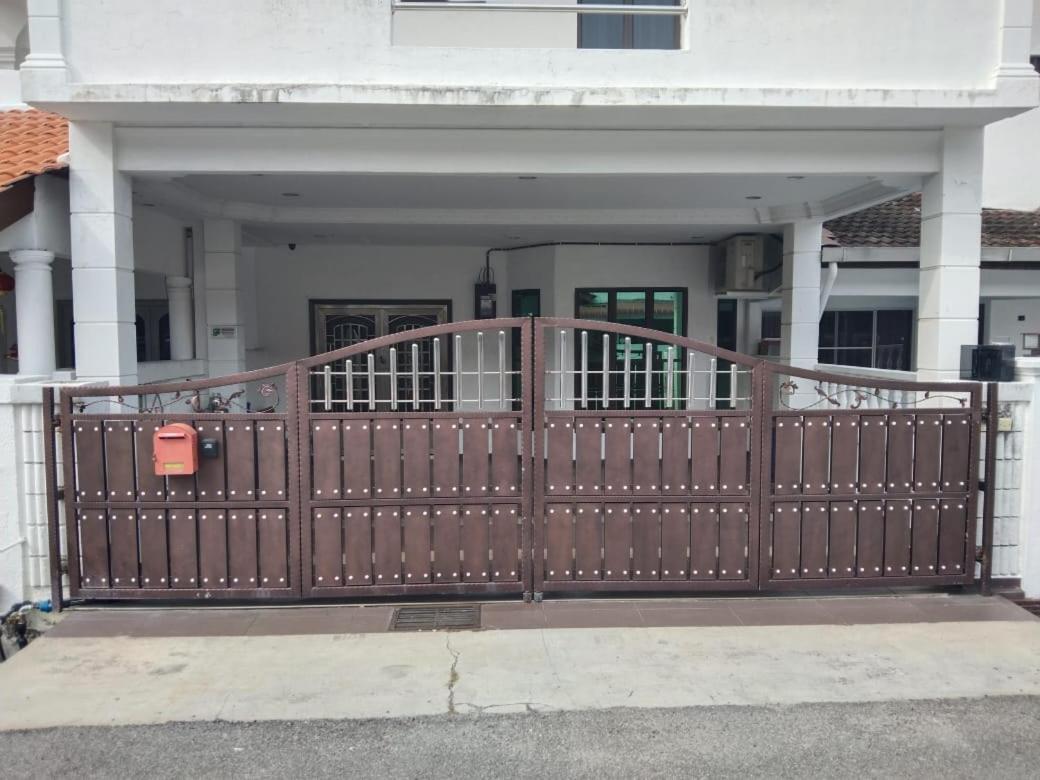 2 Storey 5Br 16Pax Semabok Taman Cheng Ho, 3 By Myplace Malacca Exteriör bild